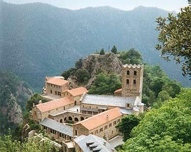 Abbaye de Saint Martin du Canigou, nombreux sites d'art roman dans les P.O.